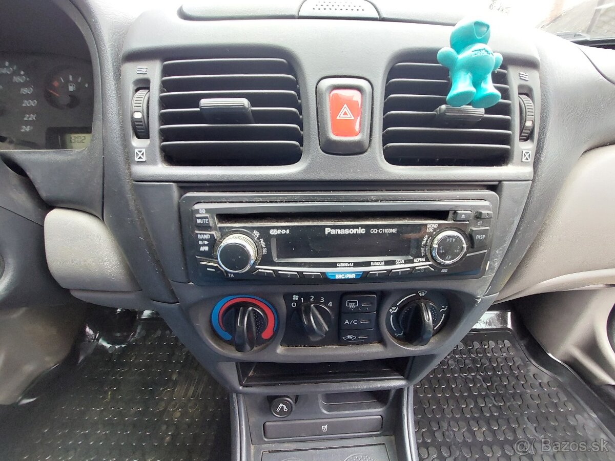 Nissan ALMERA II 1.5 benzín sedan - 20