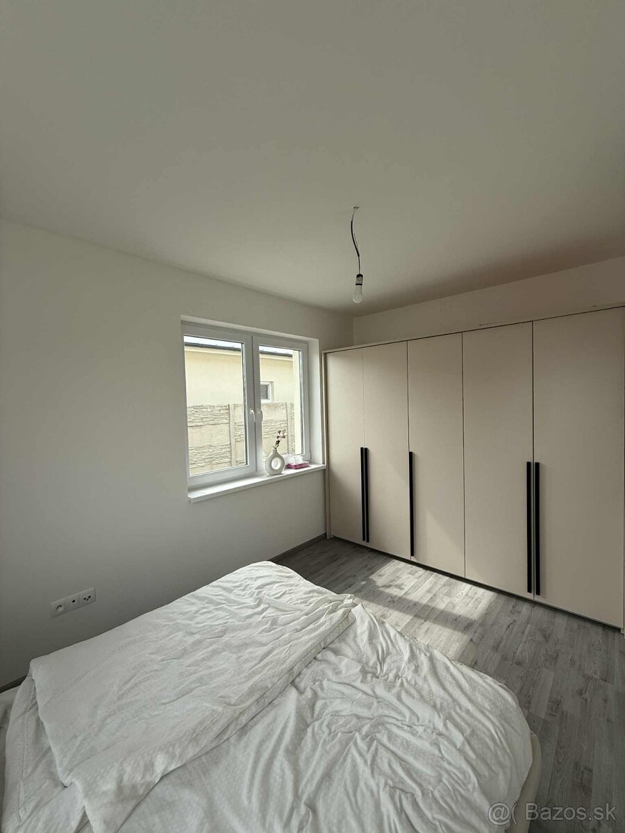 Rodinný dom v obci Trávnik - 20