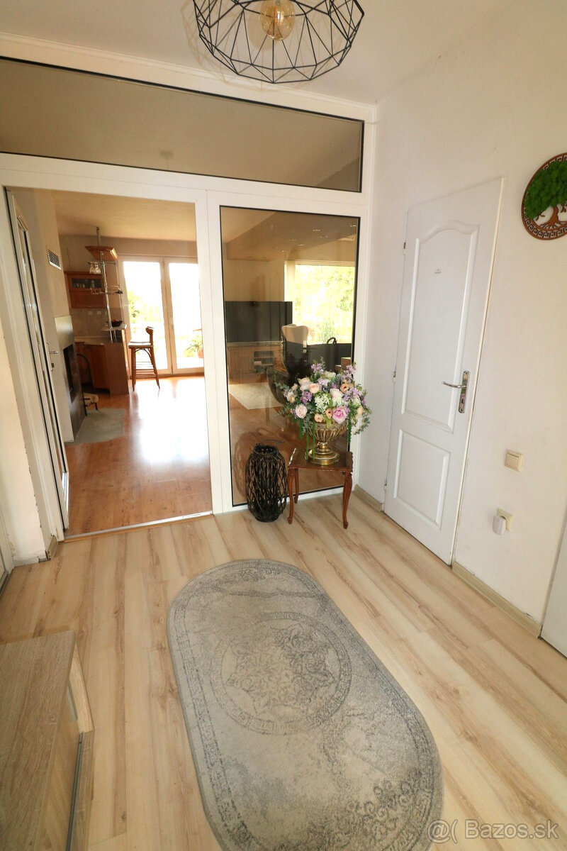 PREDAJ RODINNÝ DOM S BAZÉNOM A PRIESTOROM NA PODNIKANIE - 20