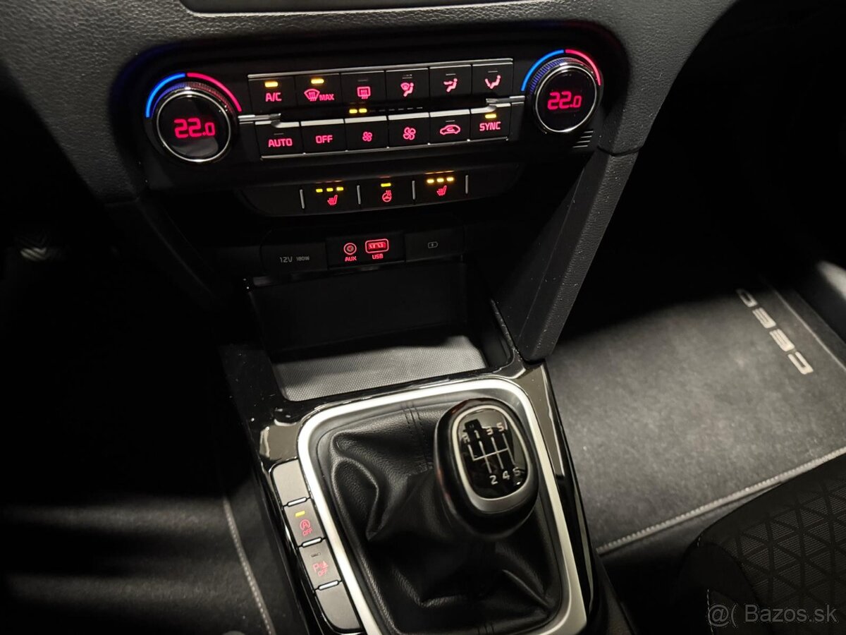 Kia Ceed SW 1,4 T-GDI 103kW 12/2018 Led combi - 20