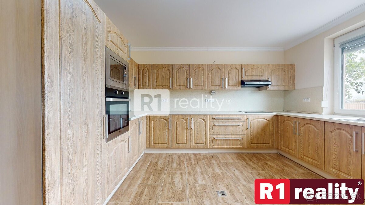 Veľký 6 izb. rodinný dom " SUN 77 " / Sokolovce - 20