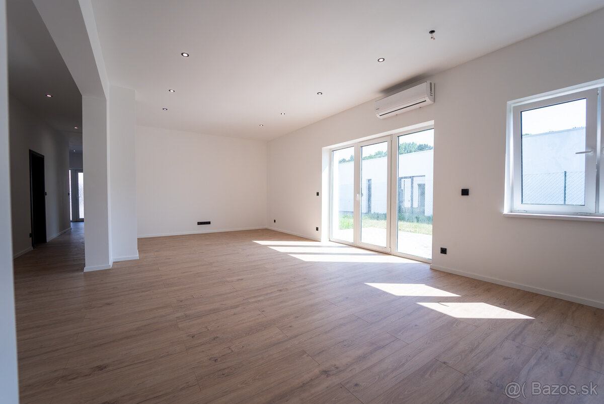 Na predaj 5-izbový rodinný dom v Moravanoch nad Váhom - 20