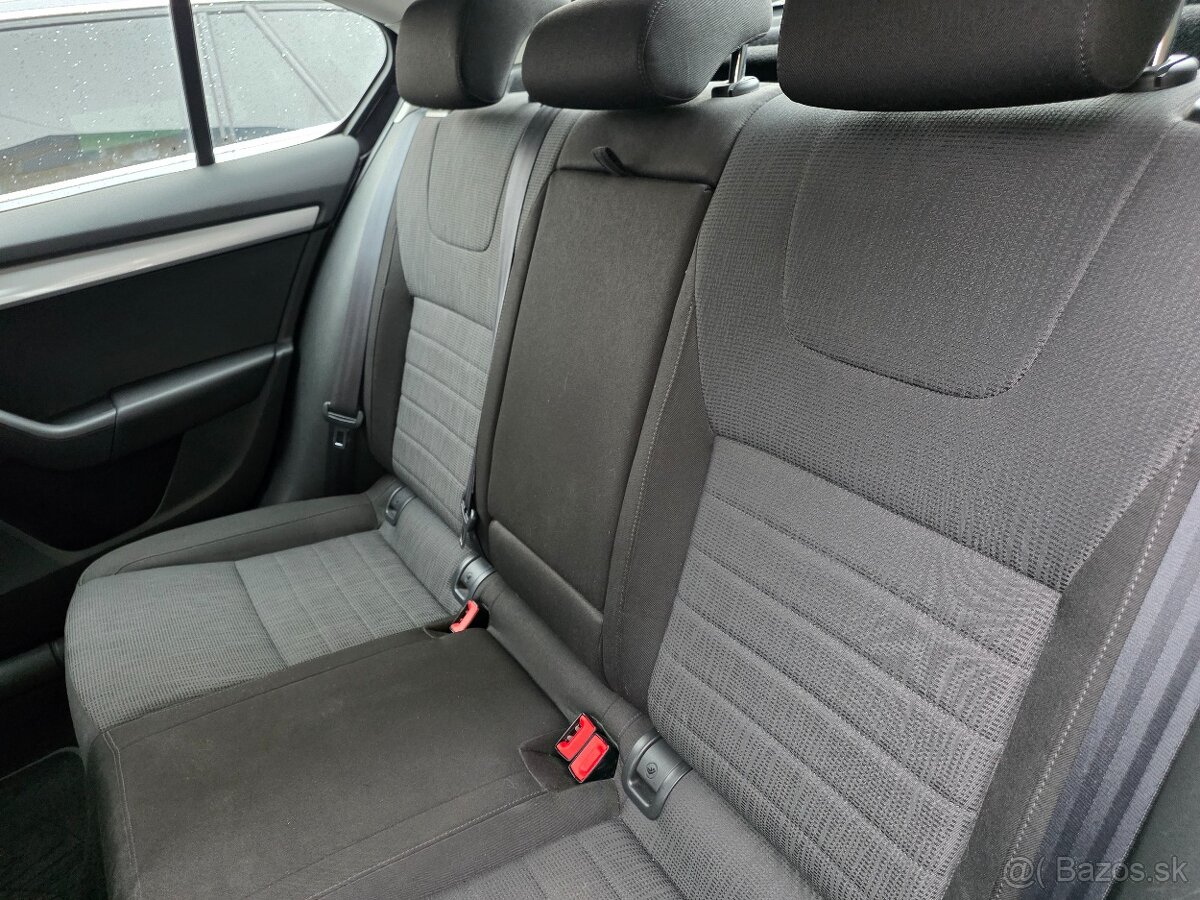 Škoda Octavia 1.6 TDI Elegance - 20