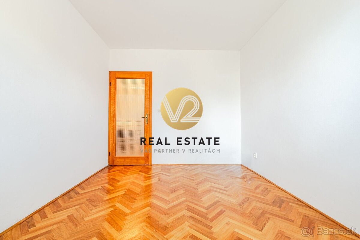 Na PREDAJ Dvojgeneračný RD Nitra - Zobor na 909m2 pozemku - 20