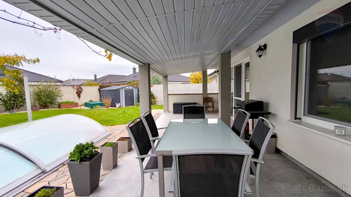 NA PREDAJ: 4-izbový rodinný dom s terasou a bazénom, Most pr - 20