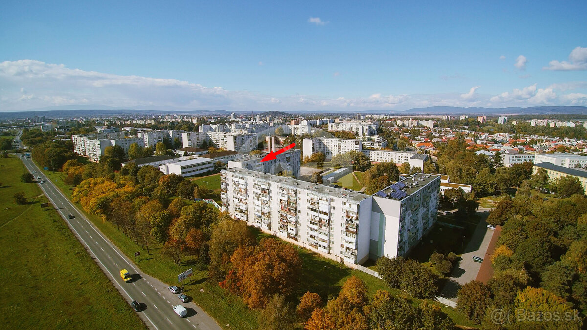 Priestranný 5- izbový byt na sídlisku Východ v Michalovciach - 20