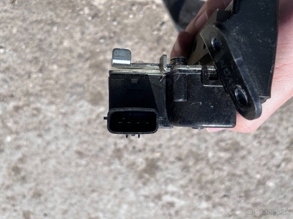 Hyundai i30 sanie,klapka, rampa, zapalovacie cievky, kabelaz - 20