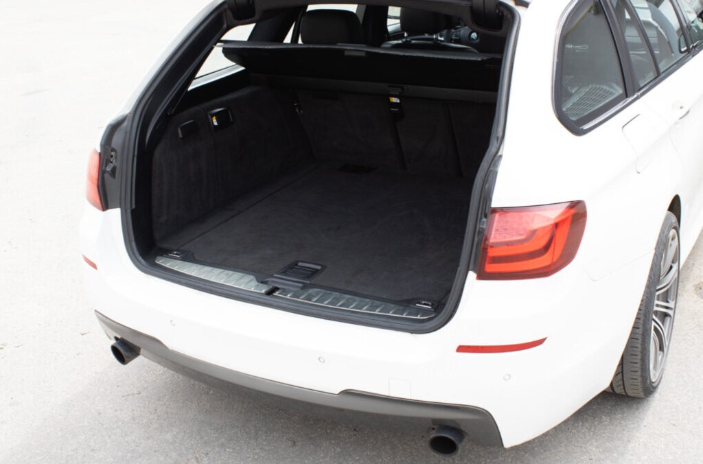 BMW 535d Touring z roku 2012 - 20