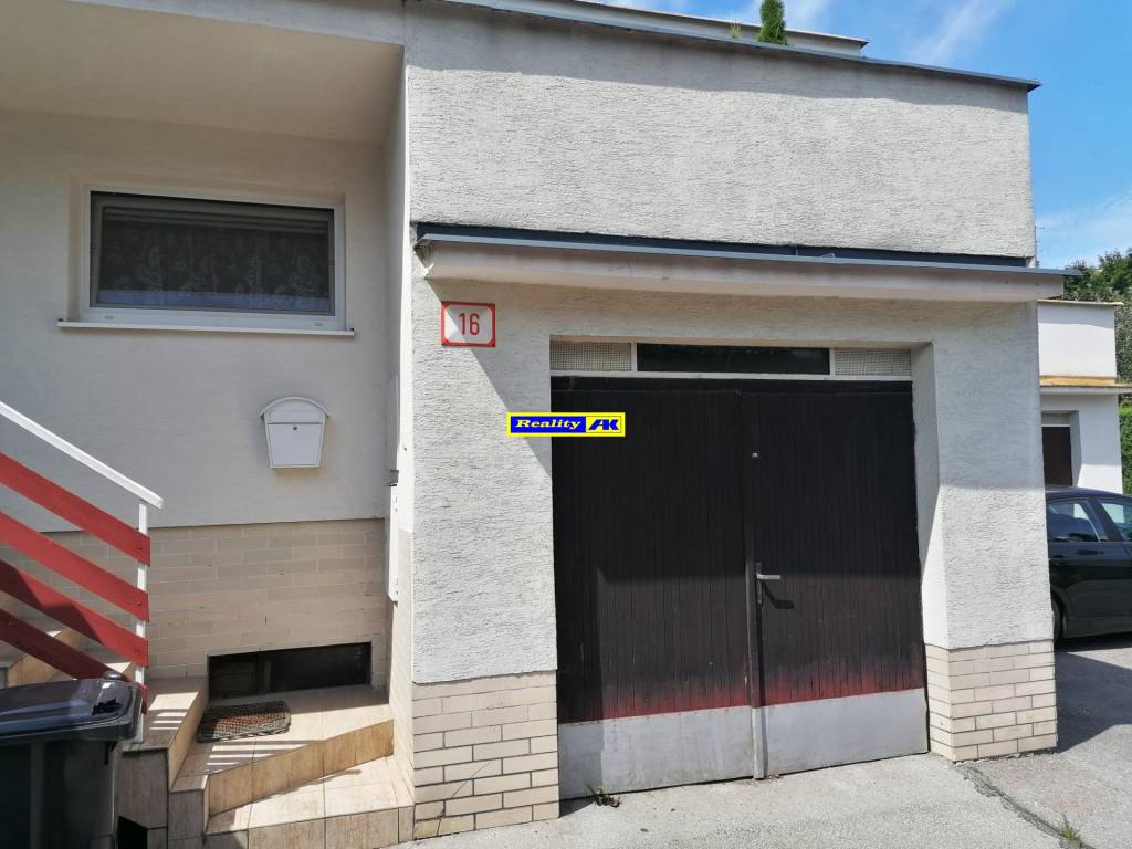 Priestranný rodinný dom v tichej lokalite Martin Priekopa - 20