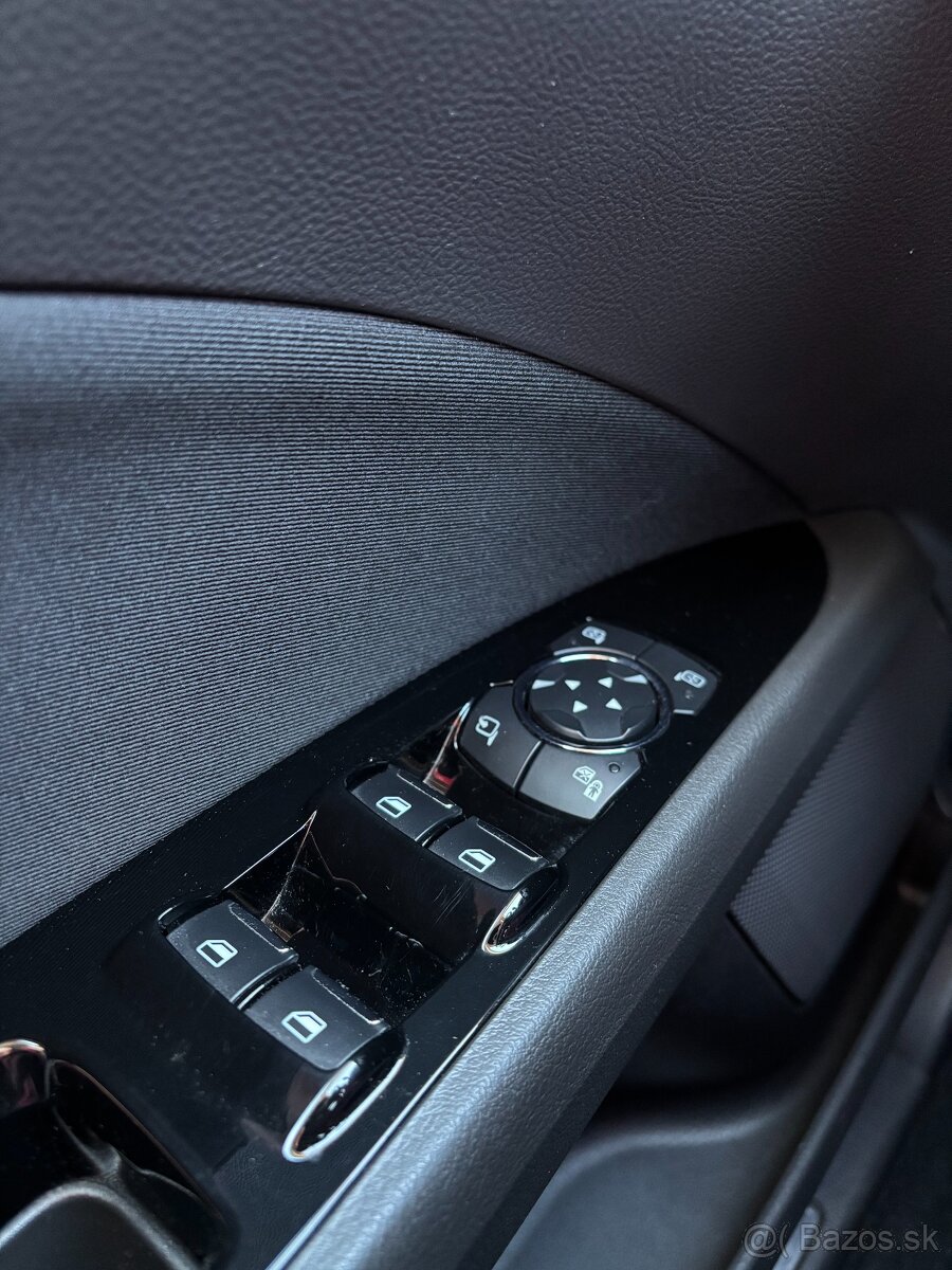 Ford Mondeo 2.0 EcoBlue 140kW 4x4 Titanium automat - 20