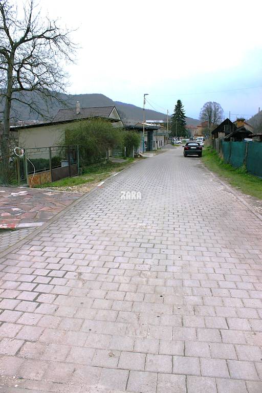 Margecany: 4 izbový tehlový rodinný dom na pozemku 1076 m2 - 20