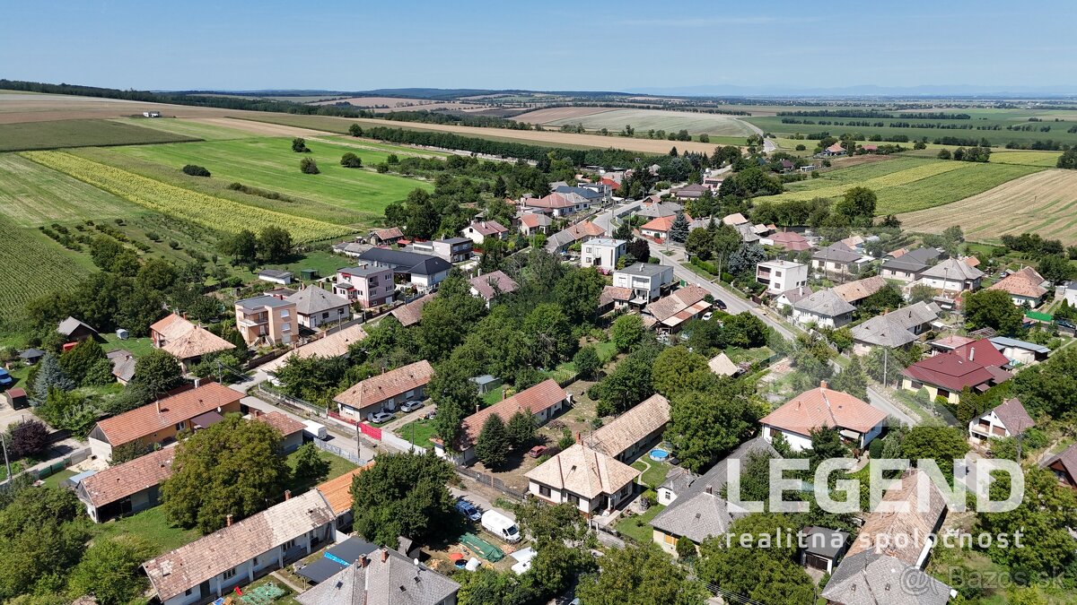 Chalupa Svodín, krásny pozemok 1317 m2, tichá ulička, ovocný - 20