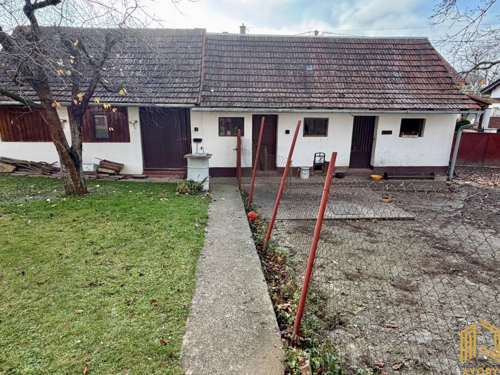 DVOJDOM, GARÁŽ, HOS. BUDOVA na pozemku 1140m² SENICA-KUNOV. - 20