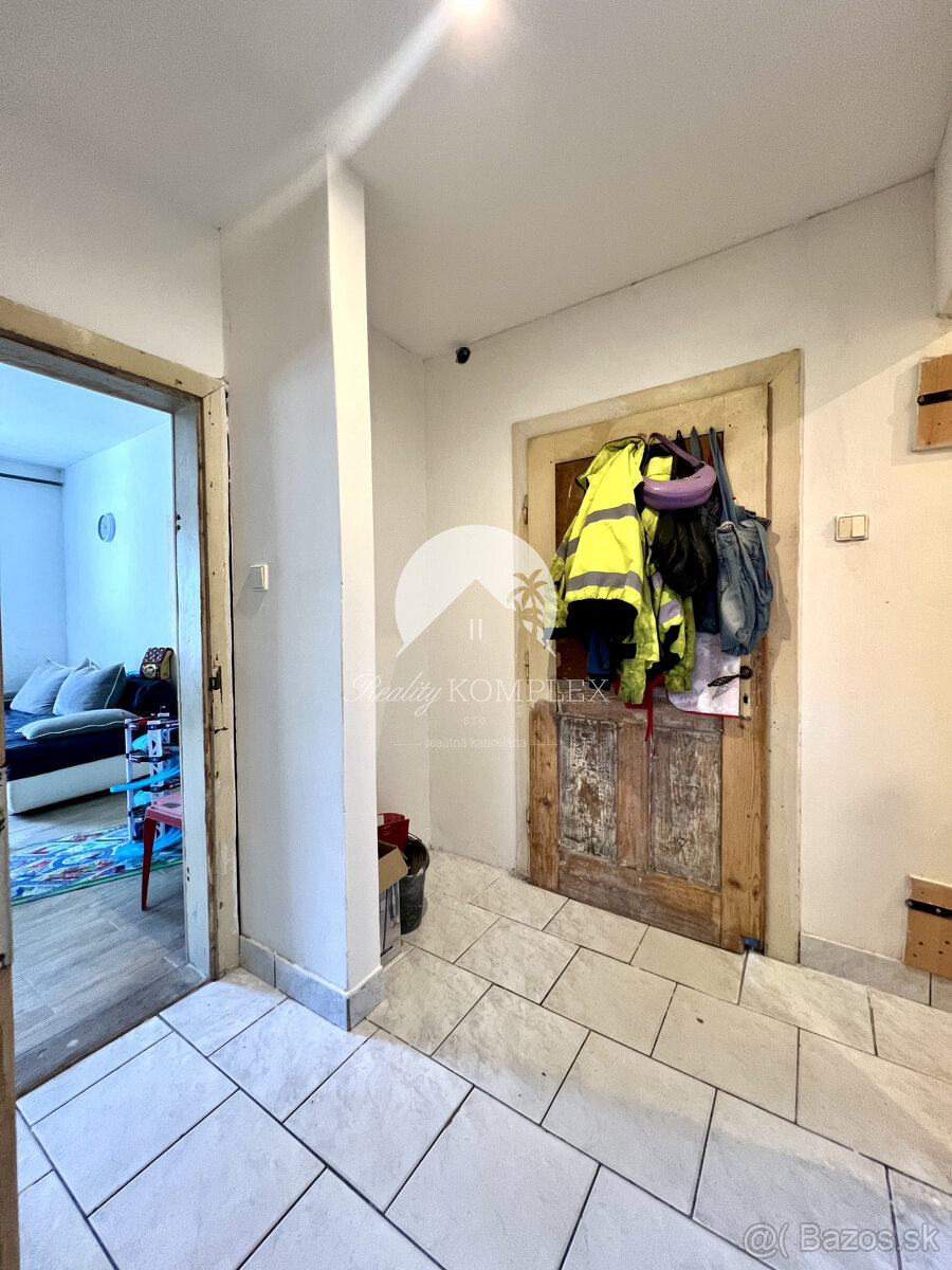 Reality KOMPLEX s.r.o. ponúka na PREDAJ priestranný 5-izbový - 20