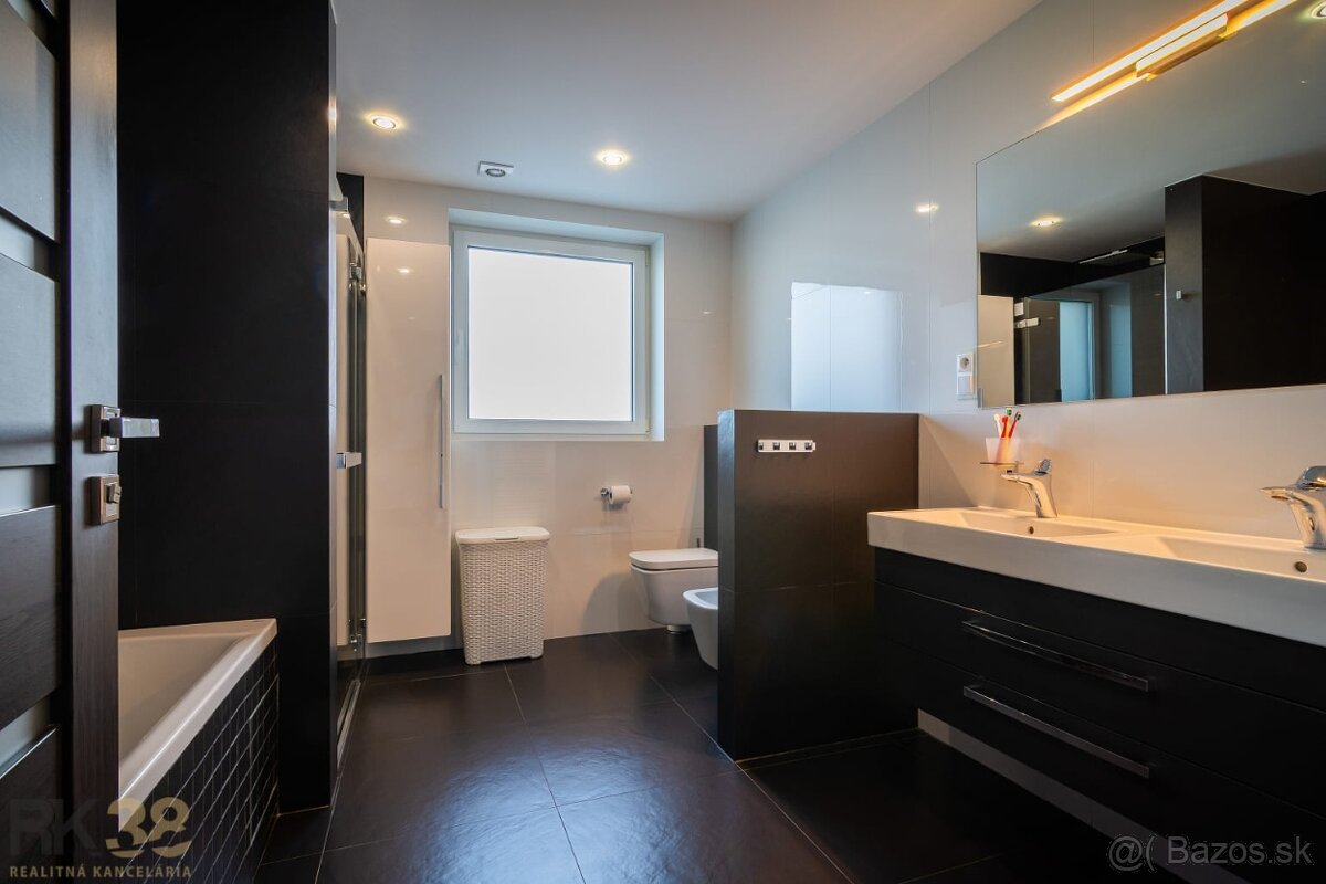 Exkluzívny rodinný dom s krásnym pozemkom pod Tatrami - 20