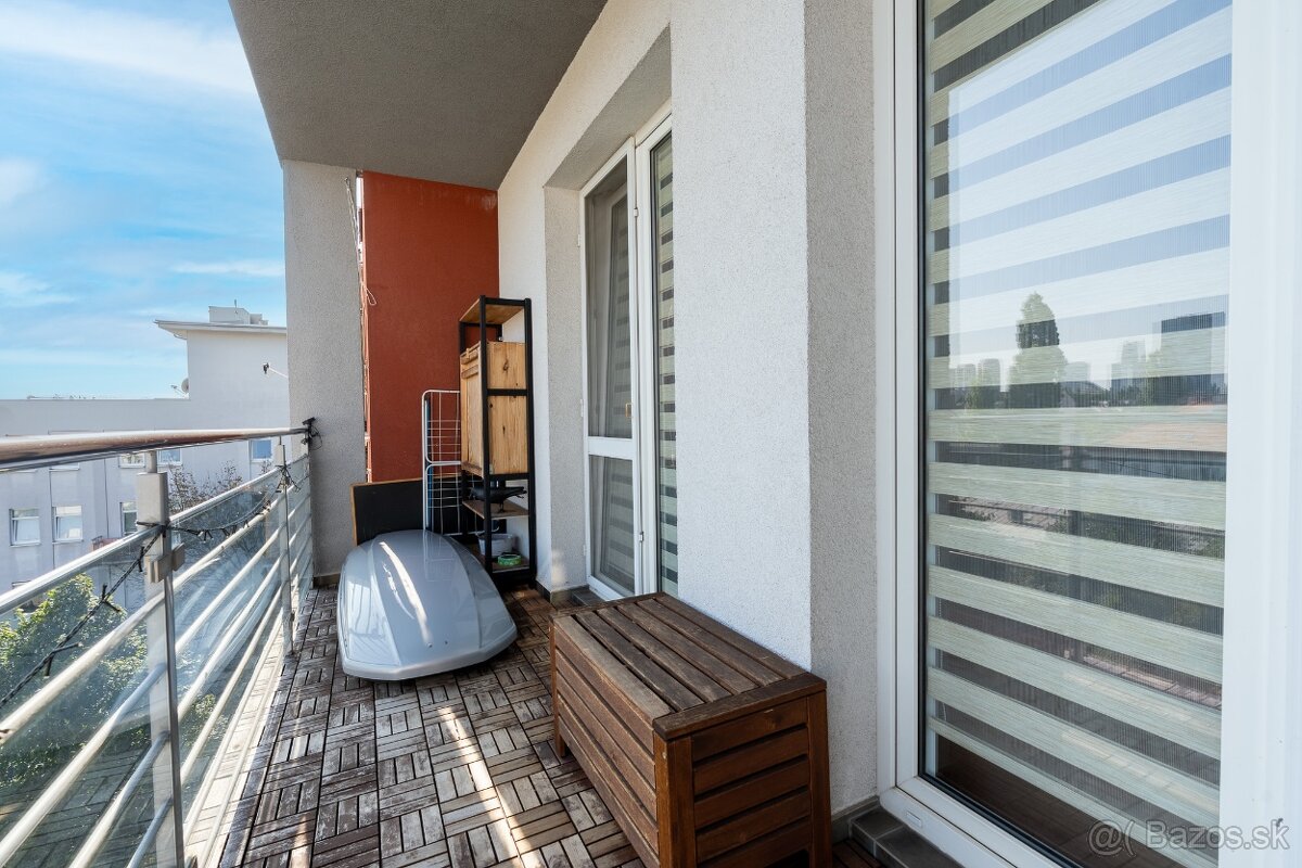 4-izbový byt s krbom a parkovaním–Bratislava, Nivy - 20