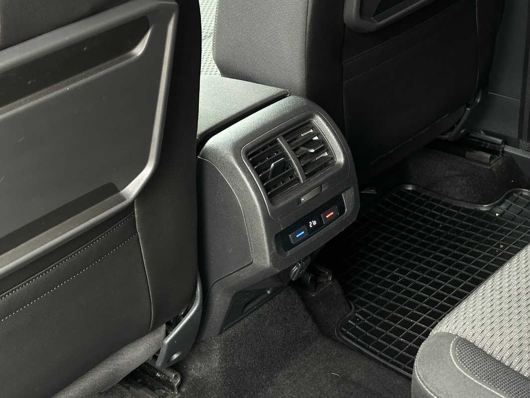 Volkswagen Touran 2.0 TDi - 20