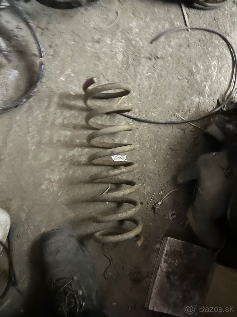 Náhradné diely veterány lada škoda - 20