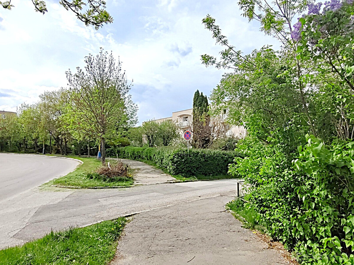 Zaujímavý TEHLOVÝ 2 i. Pohradová (Ďumbierska), OV, LO, 2p - 20