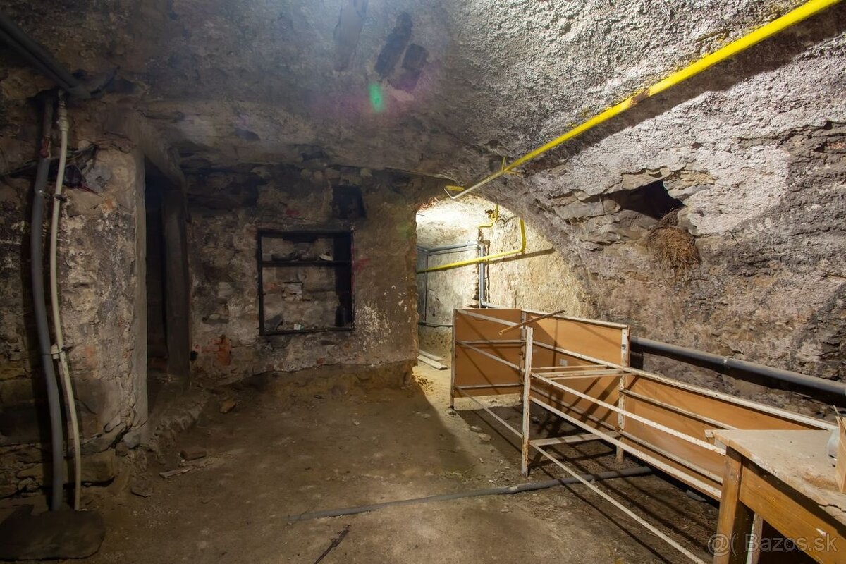 Na predaj rodinný dom Kežmarok Hradné námestie - 20