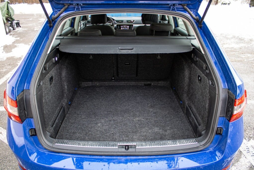 Škoda Superb Combi 2.0 TSI Ambition DSG - 20