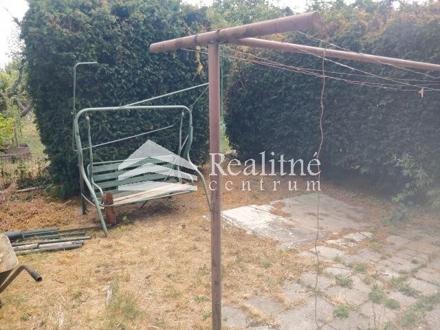 Predáme poschodový RD s garážou - 20