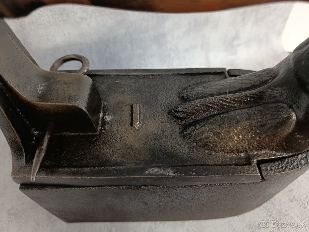 Obrovská komínová velmi stará sbírková žehlička - 20