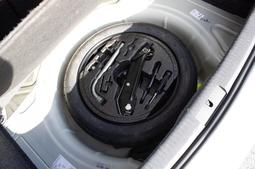 Volkswagen Golf 1.6 TDI z roku 2011 - 20