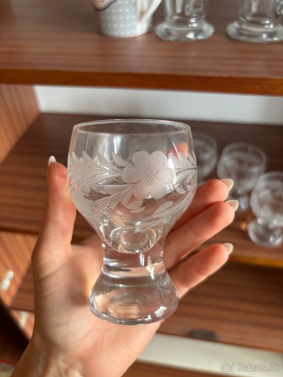 Sklenene pohare rozne - 20