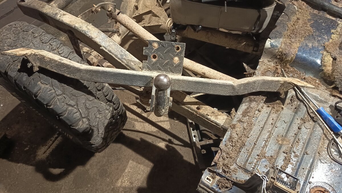 Diely Mitsubishi Pajero 2.5 mk1 - 20