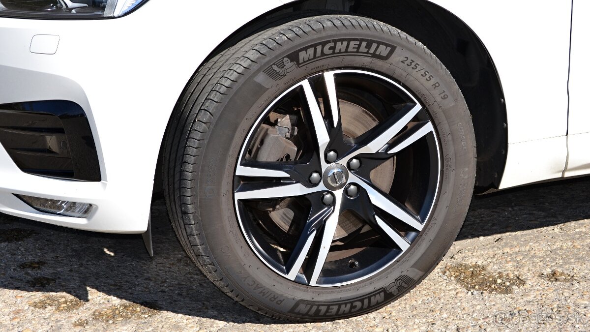 Volvo XC60 D4 R-Design AWD A/T - 20