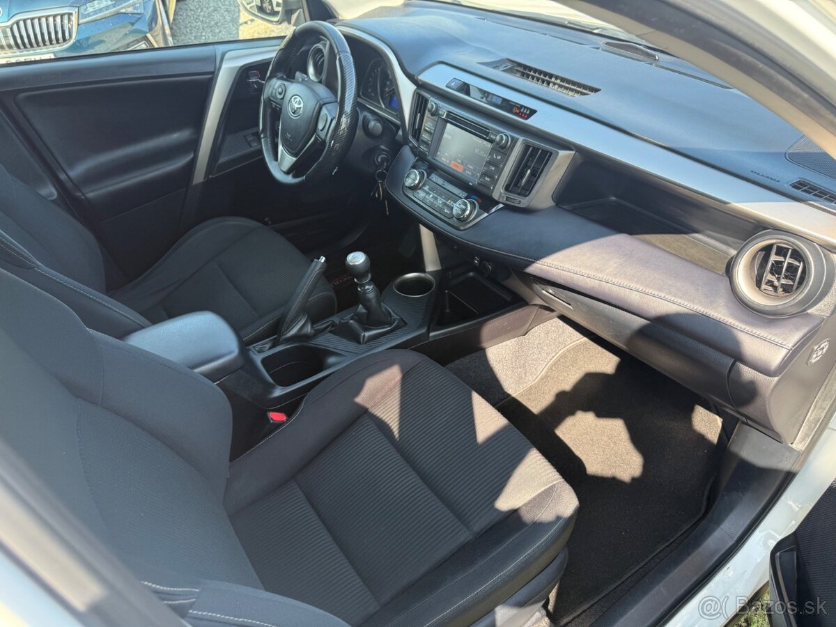 Toyota RAV4 2.2 l D-4D Premium - 20