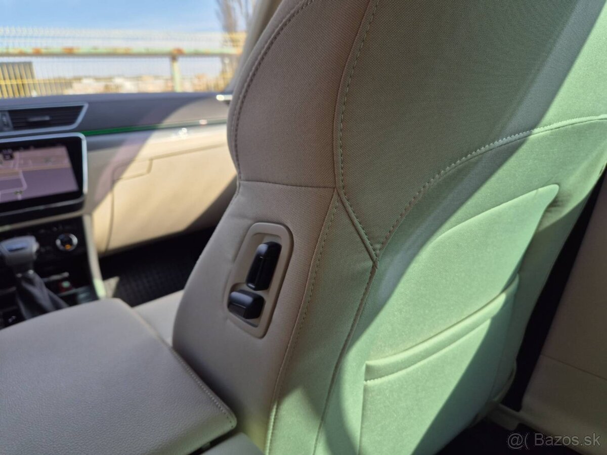 Škoda Superb Combi 2.0 TDI SCR Live DSG - 20