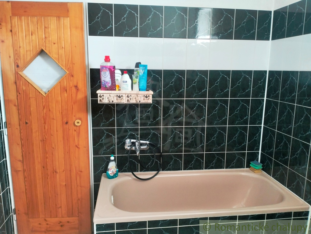 Veľký pekný dom v malebnej obci Nová Lehota na predaj - 20