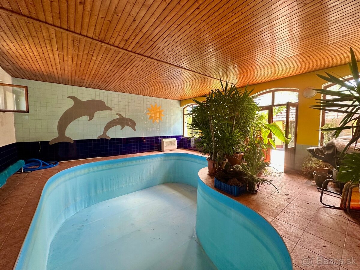 7-izb. Rodinný dom s bazénom na pozemku 5.100 m2 - 20