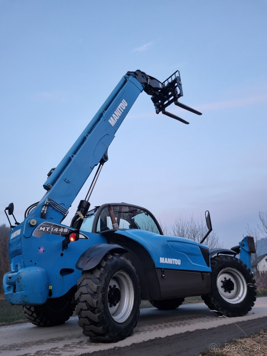 Teleskopický nakladač Manitou MT1440 - 20