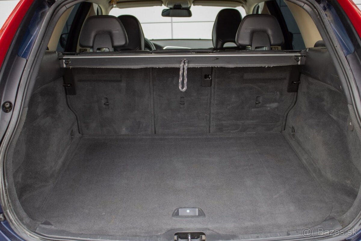 Volvo XC60 D5 AWD Momentum 4X4 - 20