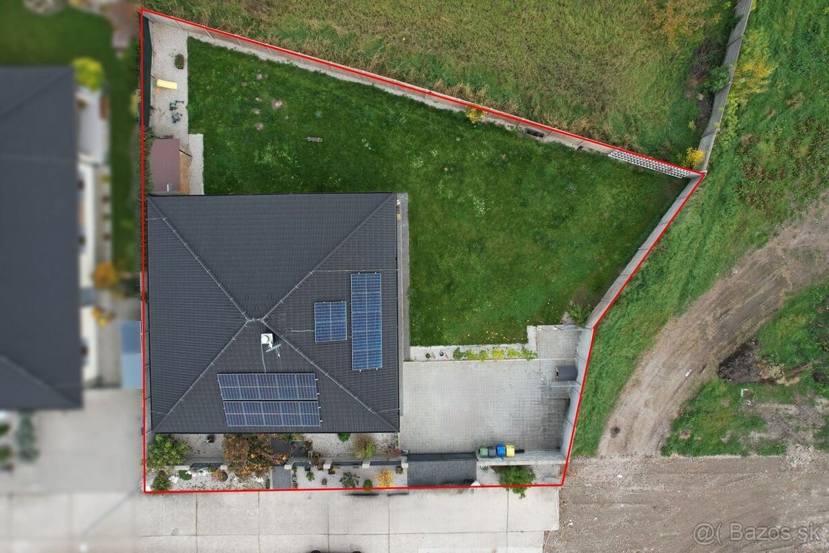 Na predaj krásny samostatne stojací 4-izbový rodinný dom v - 20