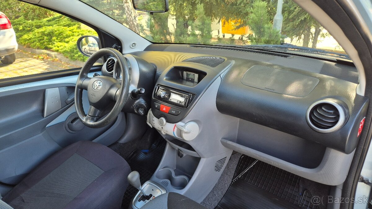 Toyota Aygo benzín automat - 20