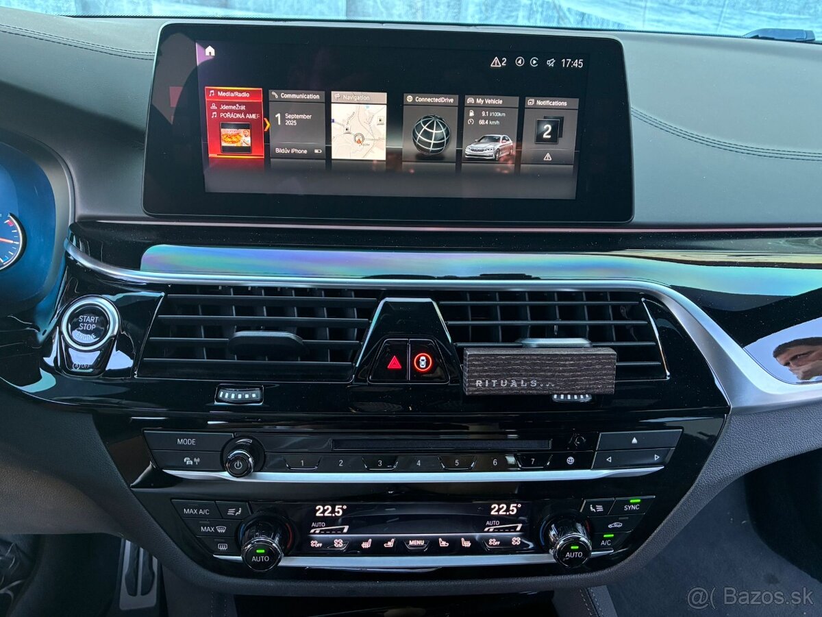 BMW Řada 5 M550i,xDrive,Full LED,Webasto - 20