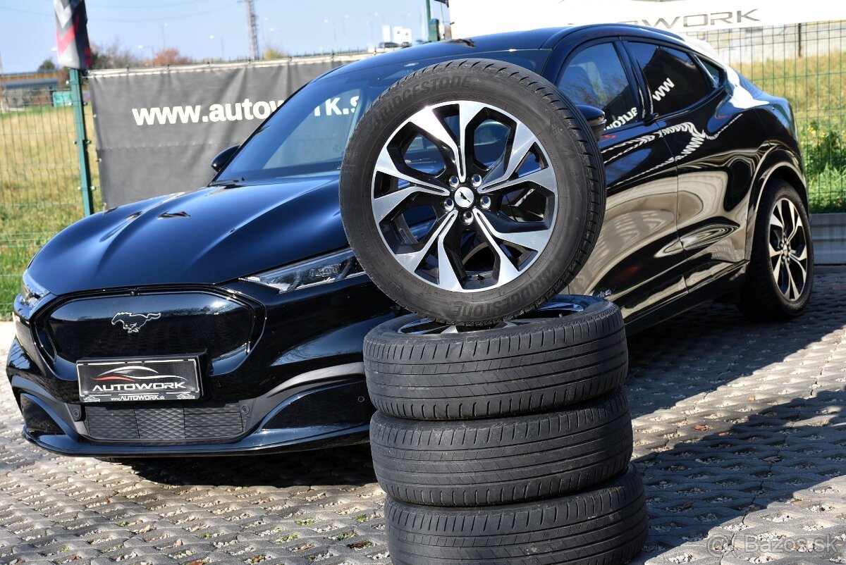 Ford Mustang Mach-E 98,7 kWh EXTENDED_RANGE 371 KONÍ 4X4 DPH - 20