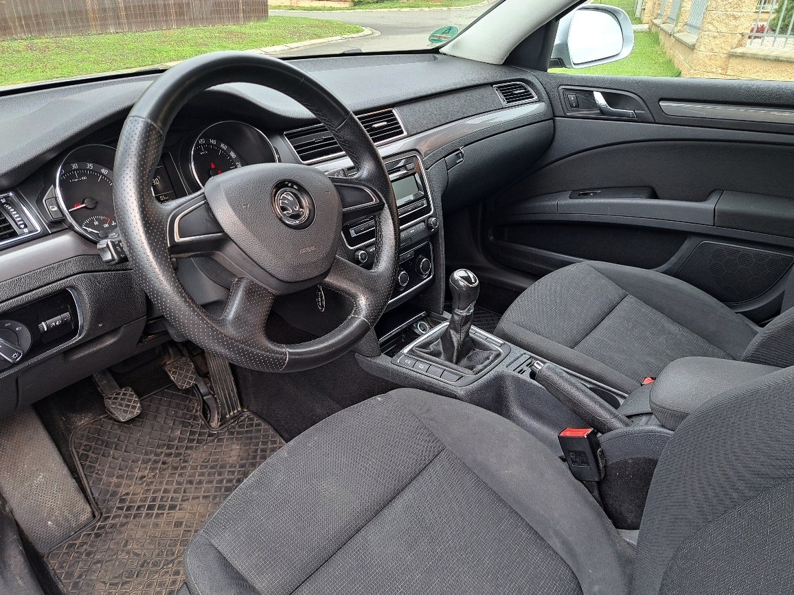 ŠKODA SUPERB II Combi FL 2014 KLIMA, ALU, Nová STK 2028 - 20