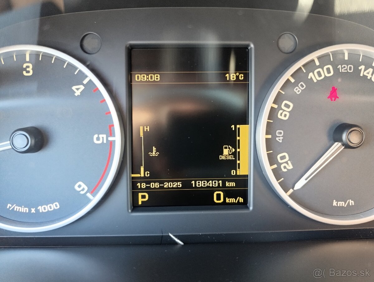 Land Rover Discovery 3.0 TDV6 HSE - 20