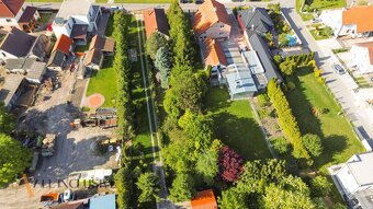 ALL INCLUSIVE | NA PREDAJ STARŠÍ RD NA 914 M² POZEMKU, MALÉ  - 20