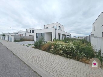 SKLAUDOVANÝ 5 izbový 2-podlažný RD s 2 kúpeľňami -143m2, POZ - 20