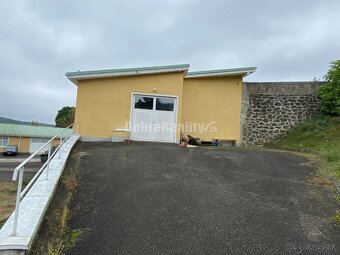 Na predaj pekný priemyselný areál na rozsiahlom pozemku aj s - 20