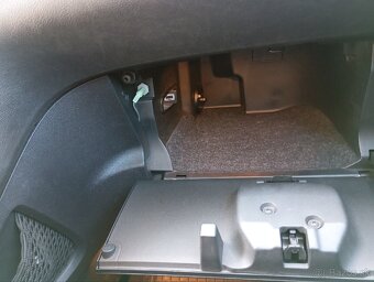 Predám Ford Galaxy - 20