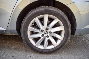Škoda Superb Combi 1.6 TDI DSG - 20