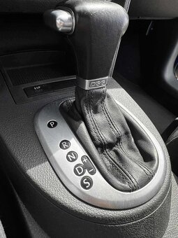 Volkswagen Touran 2,0tdi DSG - 20