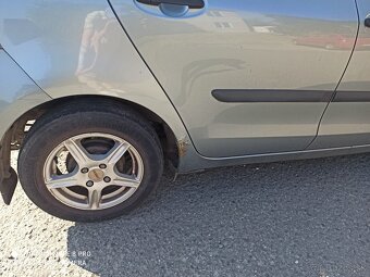 predam Toyotu Yaris, benzin - 20